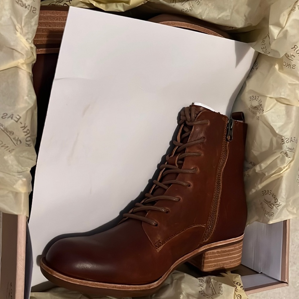 Gorgeous size 8 Kork Ease boots in a beautiful rum color.